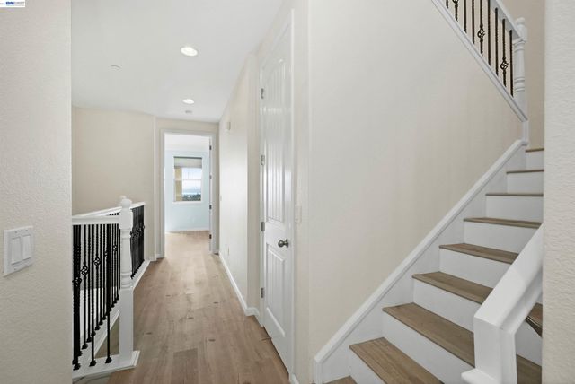 6299 Rocky Point Ct, Oakland, CA 94605