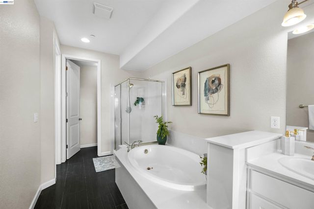 6299 Rocky Point Ct, Oakland, CA 94605