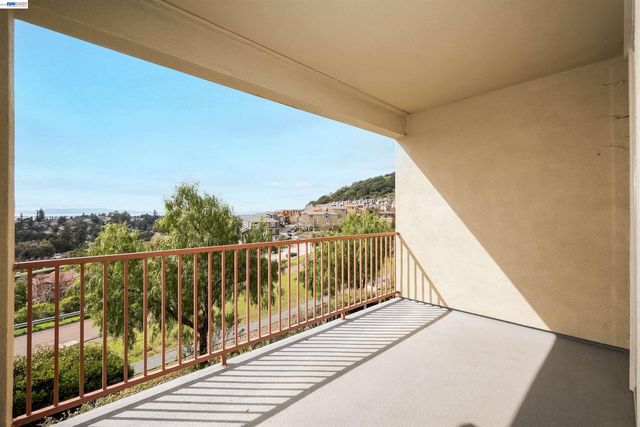 6299 Rocky Point Ct, Oakland, CA 94605