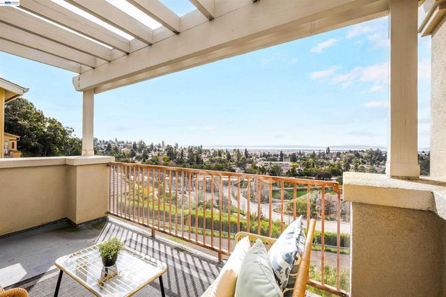 6299 Rocky Point Ct, Oakland, CA 94605