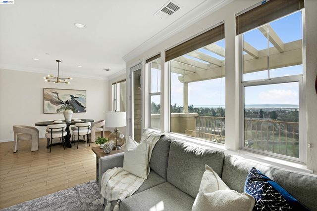 6299 Rocky Point Ct, Oakland, CA 94605