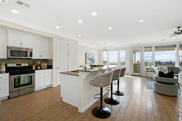 6299 Rocky Point Ct, Oakland, CA 94605