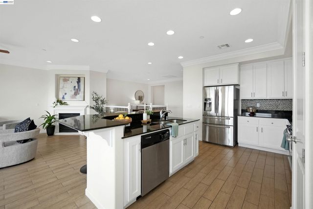 6299 Rocky Point Ct, Oakland, CA 94605