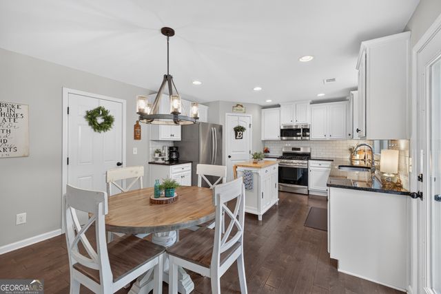 5912 Park Bay Court, Flowery Branch, GA 30542