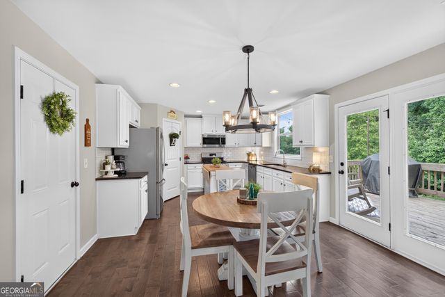 5912 Park Bay Court, Flowery Branch, GA 30542