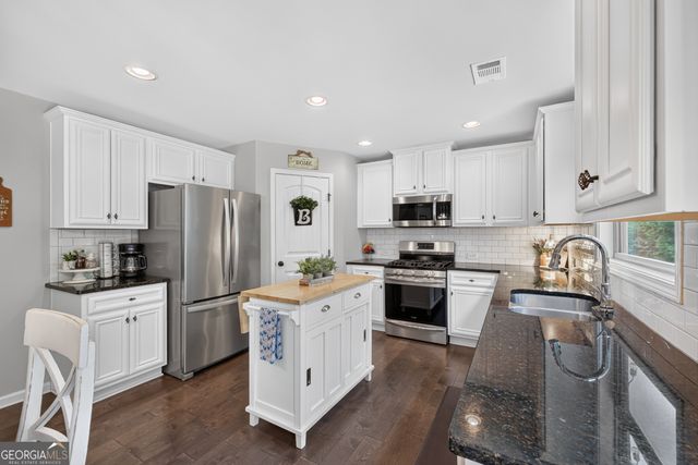 5912 Park Bay Court, Flowery Branch, GA 30542