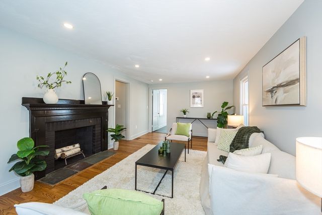 12 Bay State Rd, Natick, MA 01760