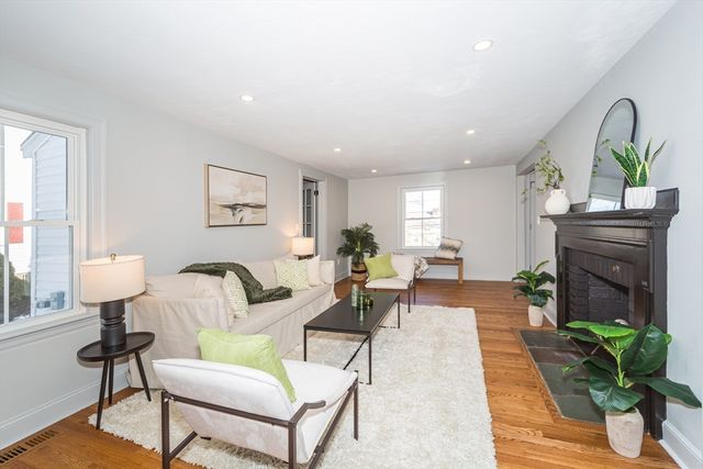 12 Bay State Rd, Natick, MA 01760