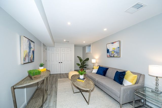 12 Bay State Rd, Natick, MA 01760