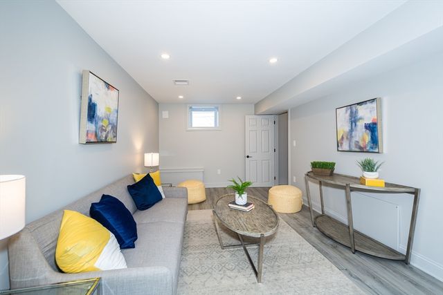 12 Bay State Rd, Natick, MA 01760