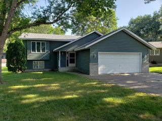 715 10 1/2 Street N, Sauk Rapids, MN 56379
