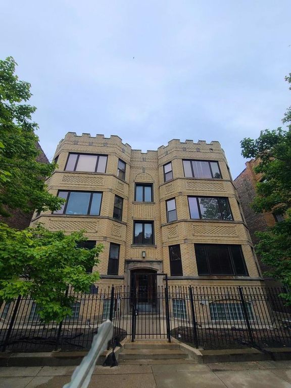 1748 E 73RD Place 2E, Chicago, IL 60649