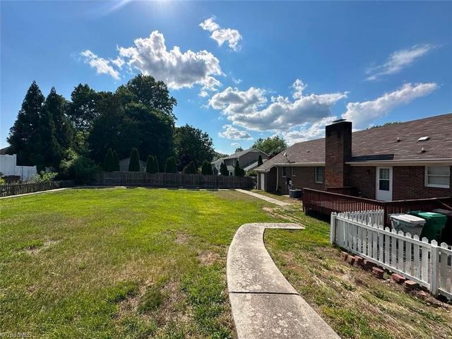 2308 Leeds Avenue, High Point, NC 27265