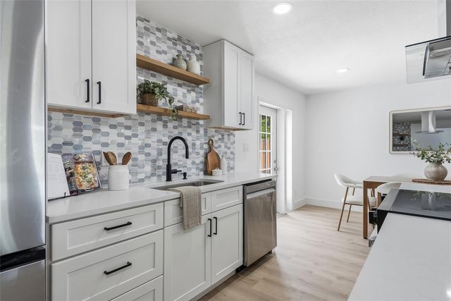6419 PELICAN DRIVE S, St Petersburg, FL 33707