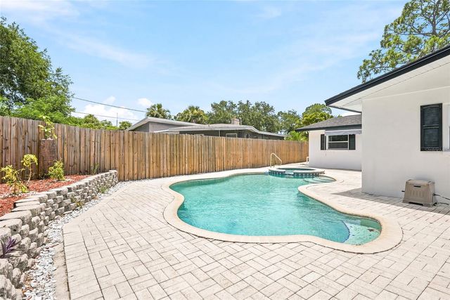 6419 PELICAN DRIVE S, St Petersburg, FL 33707