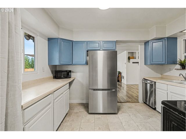 12905 Se OATFIELD Rd, Milwaukie, OR 97222