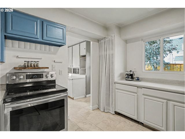 12905 Se OATFIELD Rd, Milwaukie, OR 97222