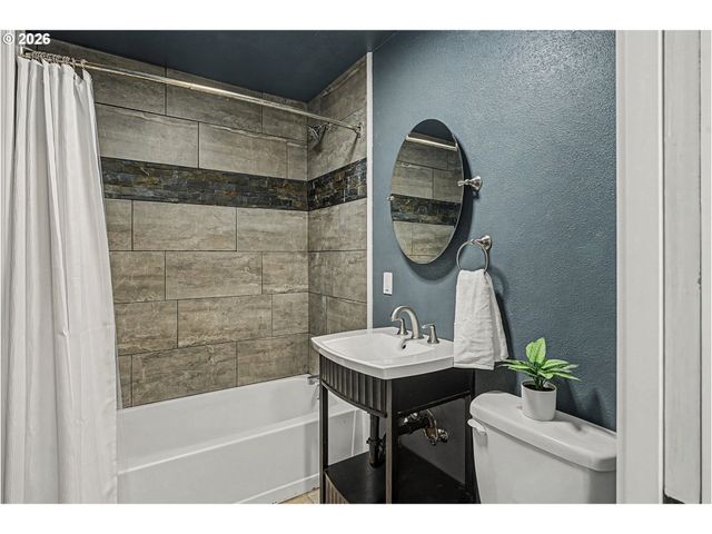 12905 Se OATFIELD Rd, Milwaukie, OR 97222