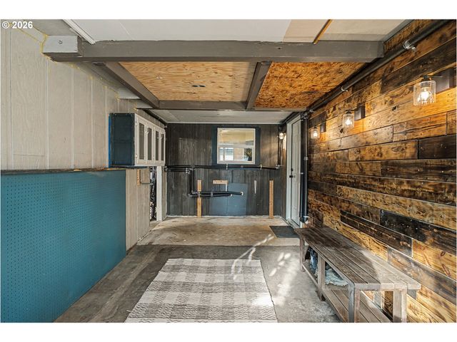 12905 Se OATFIELD Rd, Milwaukie, OR 97222