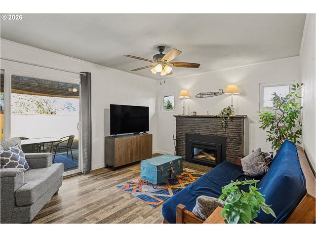 12905 Se OATFIELD Rd, Milwaukie, OR 97222