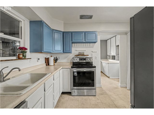 12905 Se OATFIELD Rd, Milwaukie, OR 97222