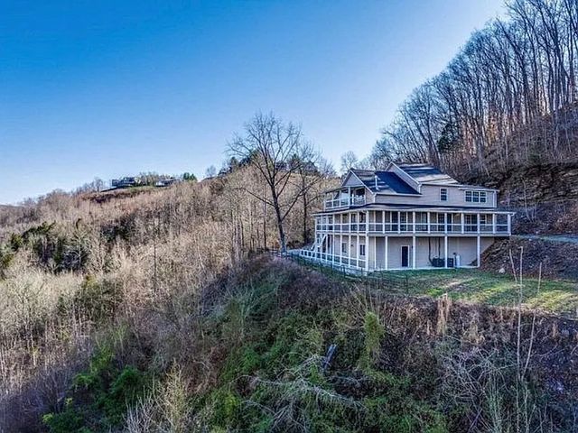 175 Dillon Rd, Baxter, TN 38544