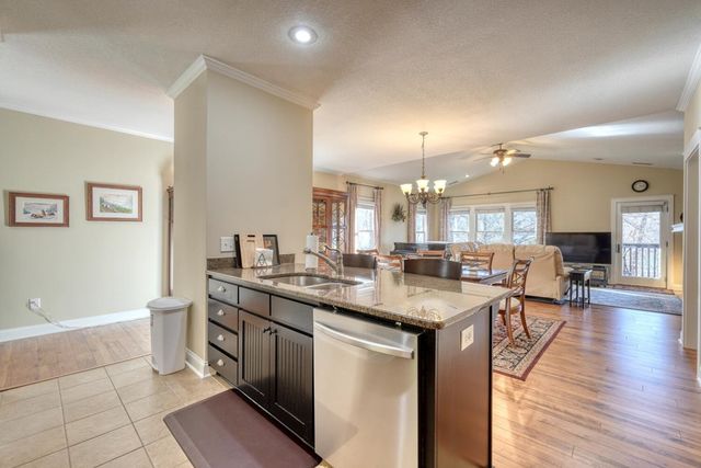 1405 Lakeside Rd., Hiawassee, GA 30546