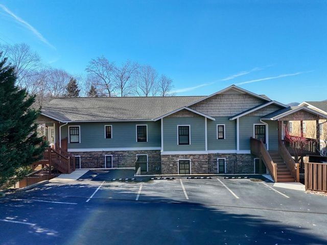 1405 Lakeside Rd., Hiawassee, GA 30546