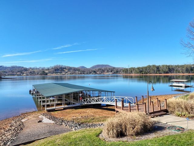 1405 Lakeside Rd., Hiawassee, GA 30546
