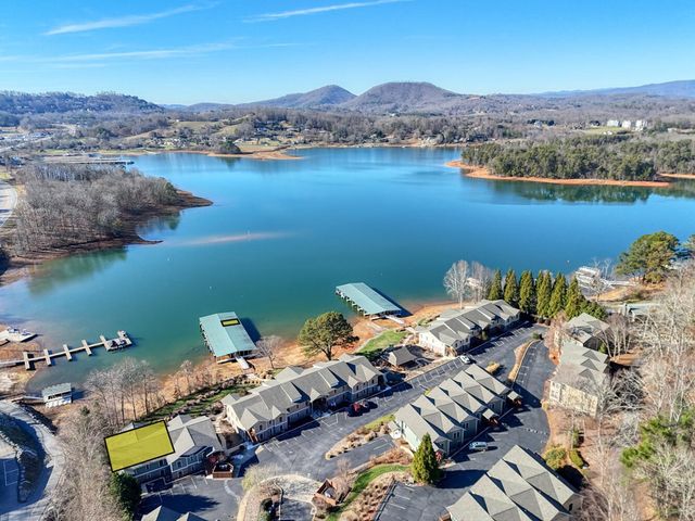 1405 Lakeside Rd., Hiawassee, GA 30546