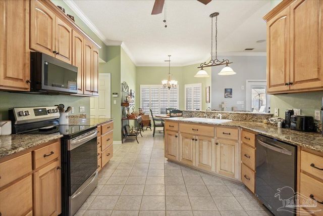 3656 Sawmill Cir, Pace, FL 32571