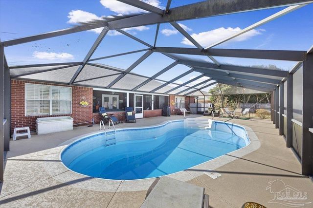 3656 Sawmill Cir, Pace, FL 32571