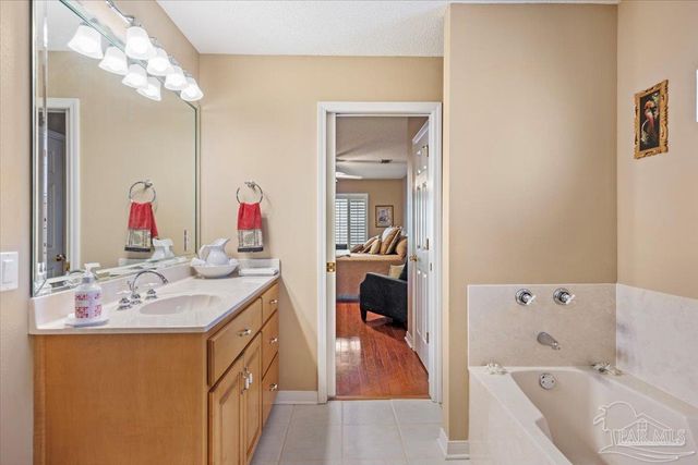 3656 Sawmill Cir, Pace, FL 32571