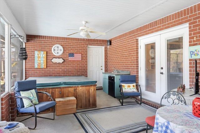 3656 Sawmill Cir, Pace, FL 32571