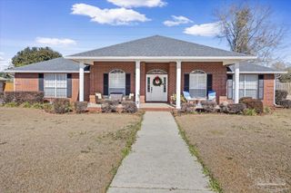 3656 Sawmill Cir, Pace, FL 32571