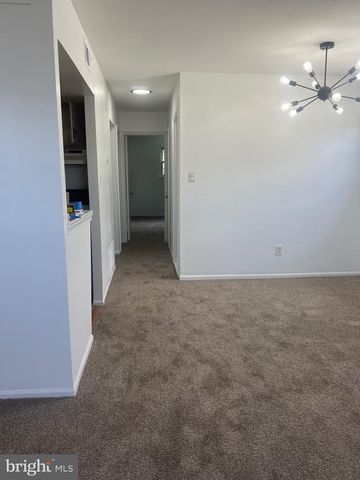 521 CORINTHIAN AVE, Essington, PA 19029