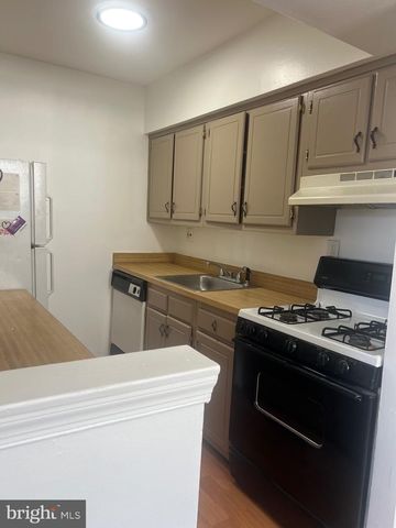 521 CORINTHIAN AVE, Essington, PA 19029