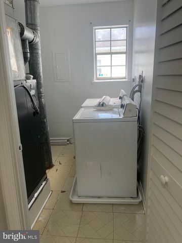 521 CORINTHIAN AVE, Essington, PA 19029