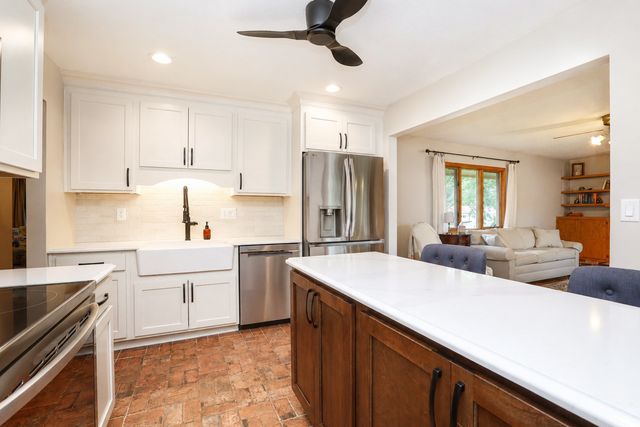 4513 67th Street, Urbandale, IA 50322