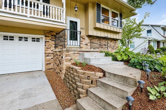 4513 67th Street, Urbandale, IA 50322