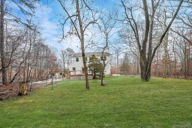 22 Wright Road, Manorville, NY 11949