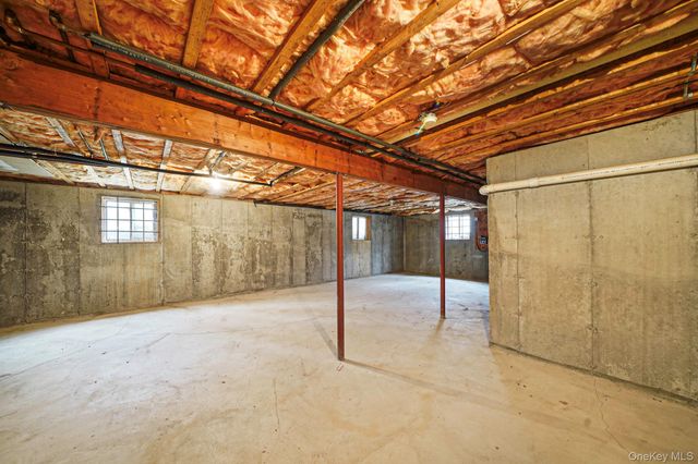 22 Wright Road, Manorville, NY 11949