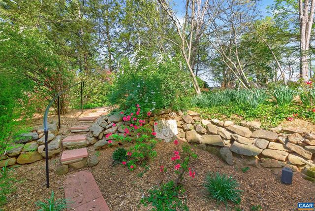 2409 KERRY LN, Charlottesville, VA 22901
