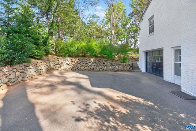 2409 KERRY LN, Charlottesville, VA 22901