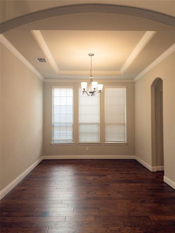 504 Pineview Drive, Euless, TX 76039