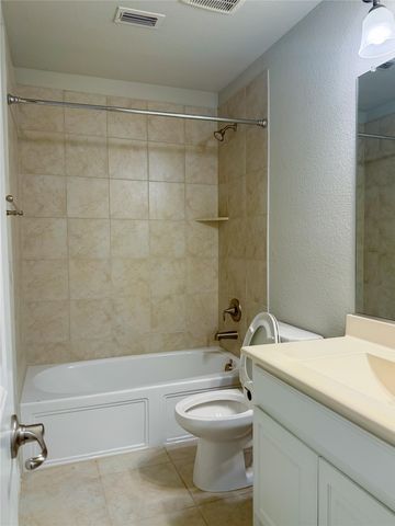 504 Pineview Drive, Euless, TX 76039