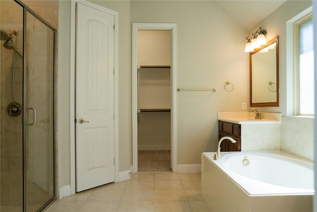 504 Pineview Drive, Euless, TX 76039