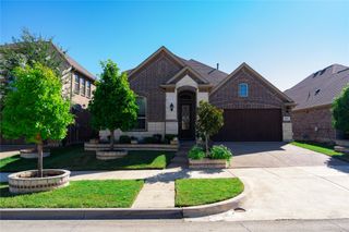 504 Pineview Drive, Euless, TX 76039