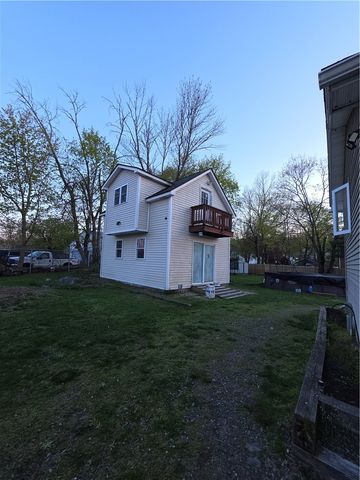 38 River Street, West Warwick, RI 02893