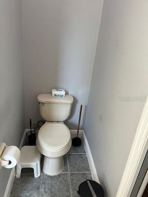 Image 13 of property listing at 9721 OLD PATINA WAY, Orlando, FL 32832